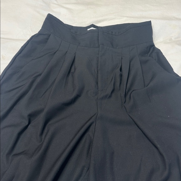 Lattelier high waisted, black cropped baggy pants - Picture 5 of 10